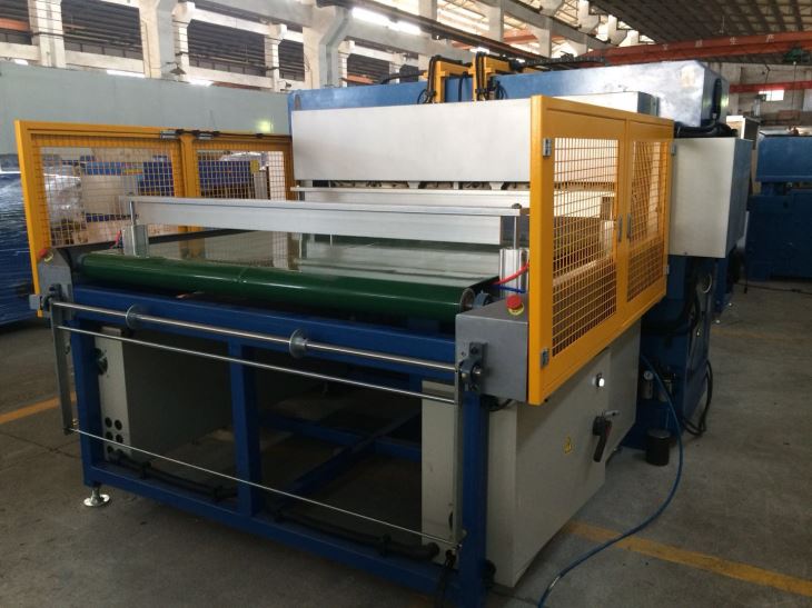 Automatic Cutting Machine For Car Seat